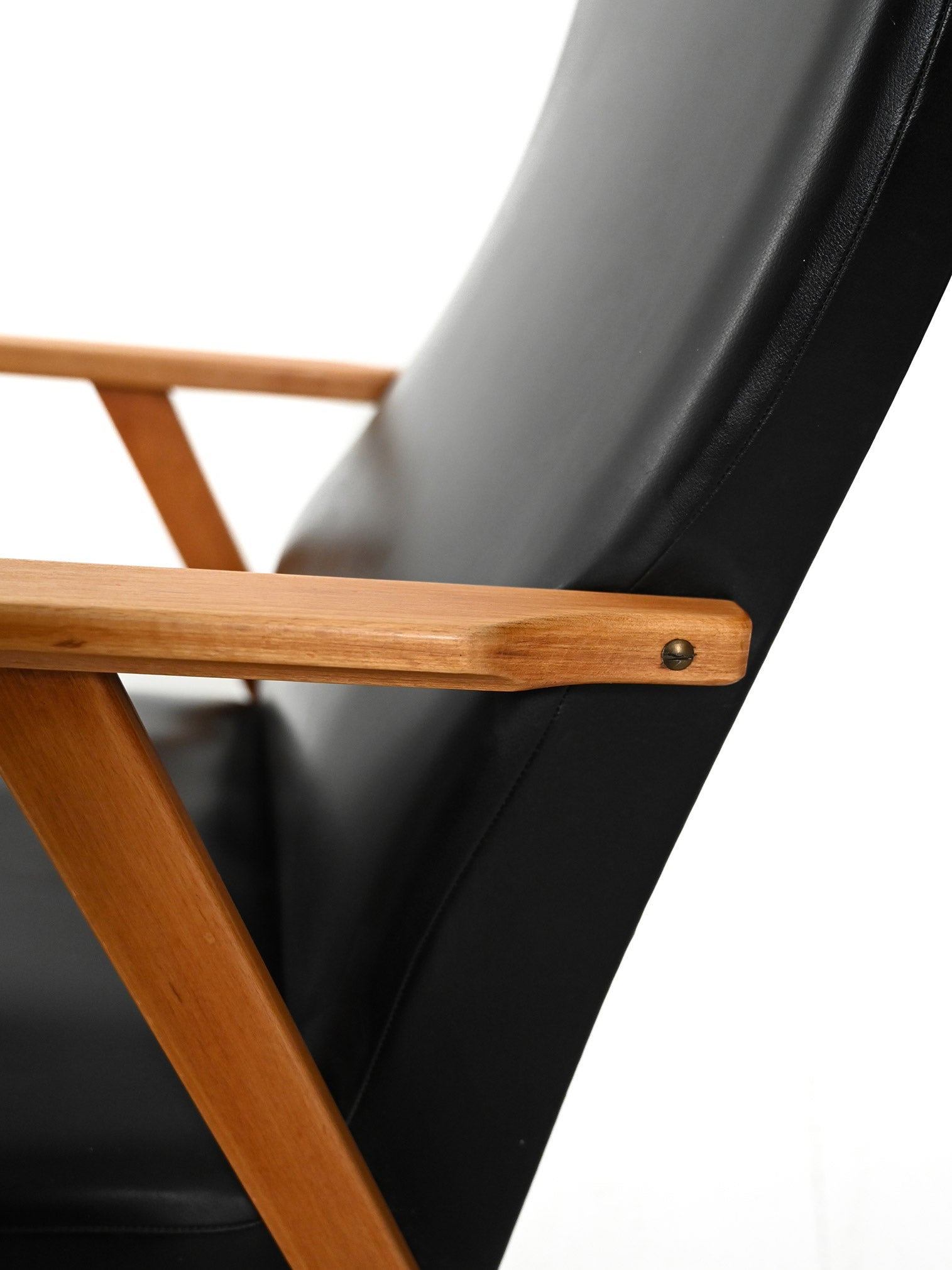 Coppia di poltrone scandinave anni 50-60 con schienale alto 8