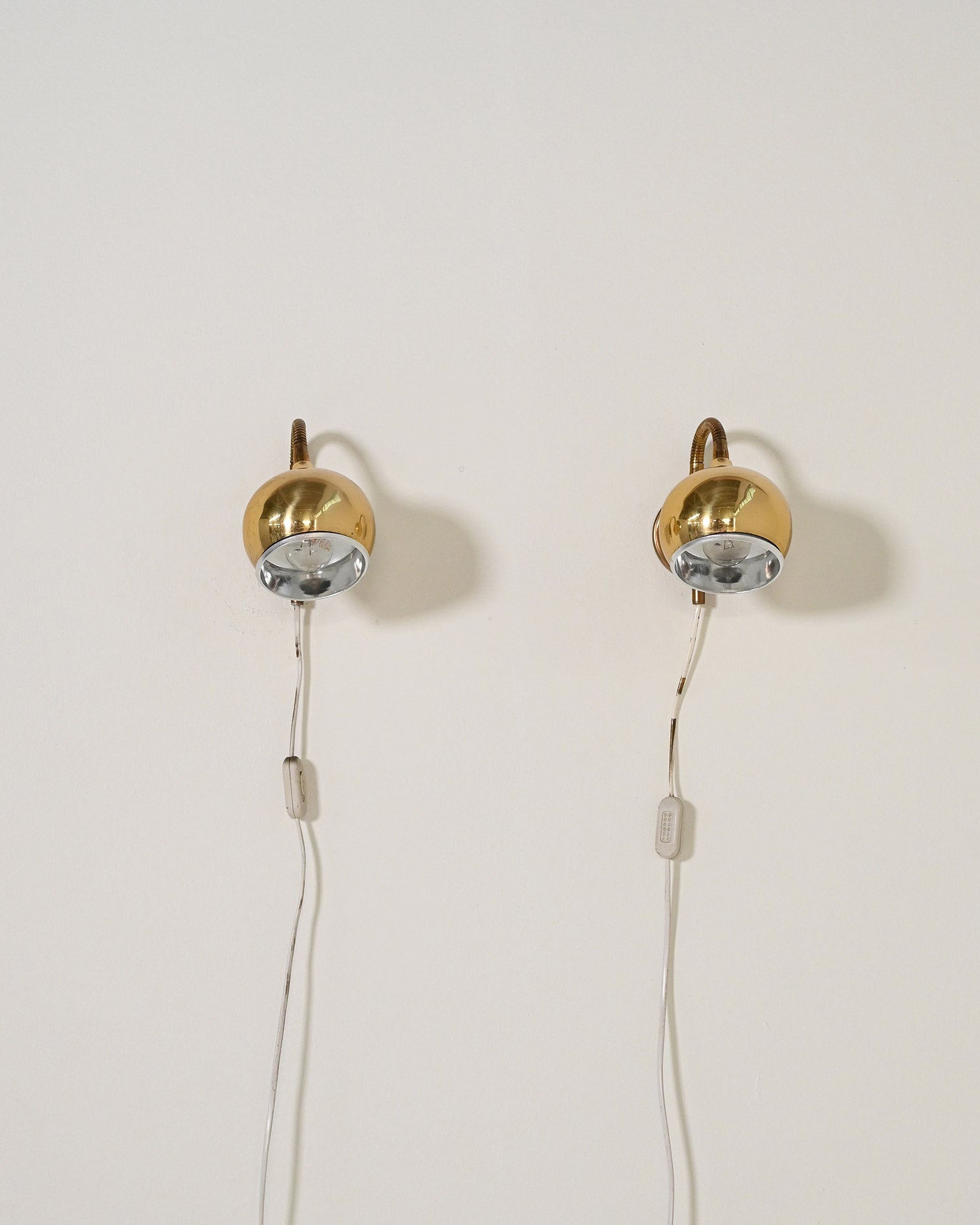 Coppia di lampade da parete in ottone di Möllers Armatur Eskilstuna, anni '50