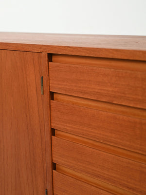 Sideboard scandinavo anni 60 dalle linee geometriche 6