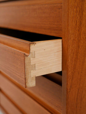 Sideboard scandinavo anni 60 dalle linee geometriche 7
