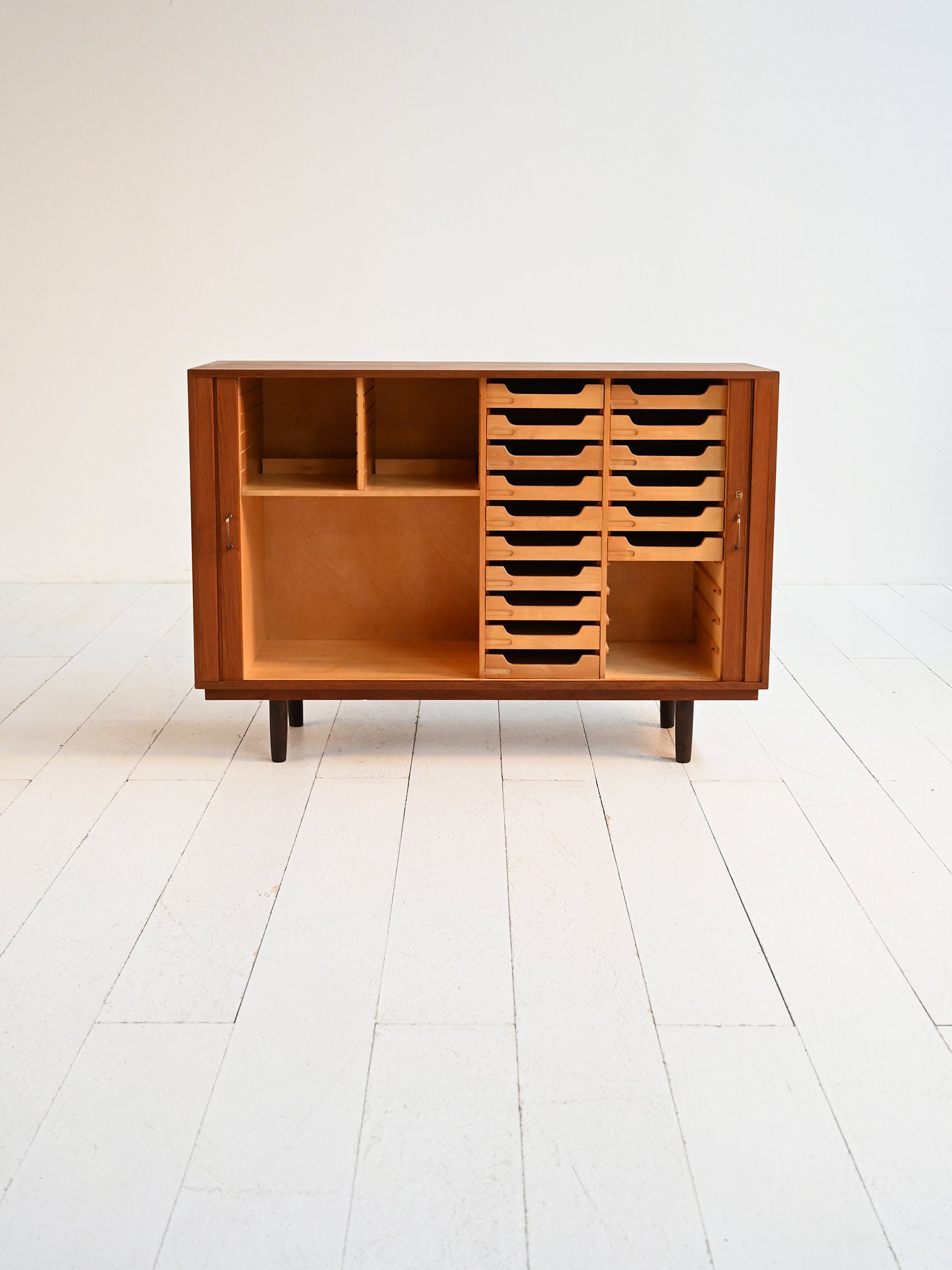 Highboard scandinavo in teak anni ’50 2