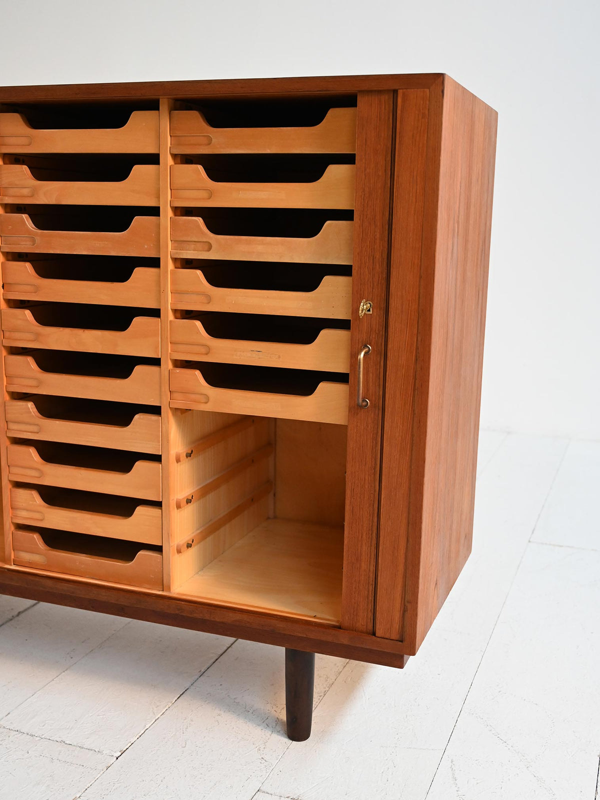 Highboard scandinavo in teak anni ’50 6