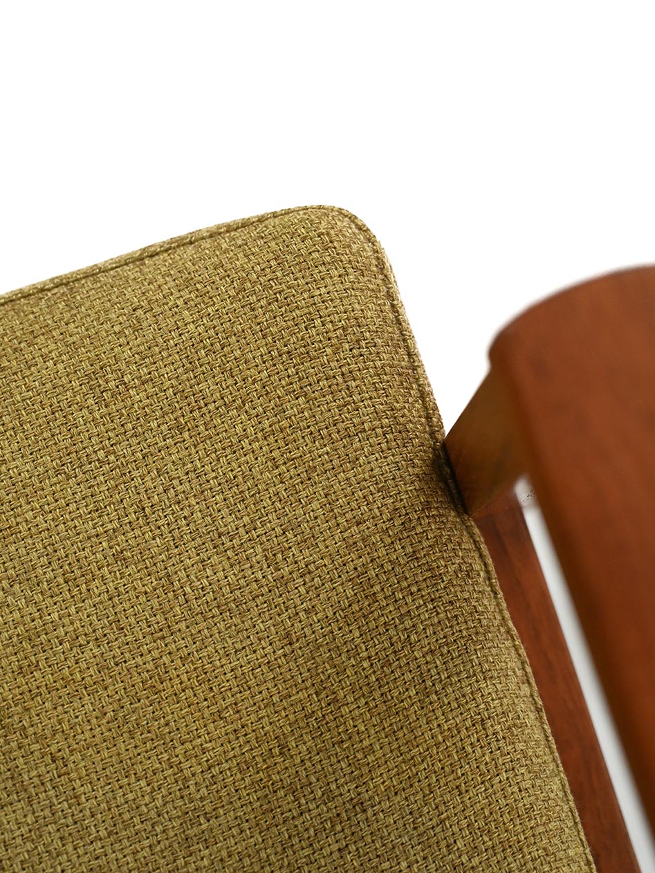 Coppia di poltrone danesi in teak con tappezzeria verde 12