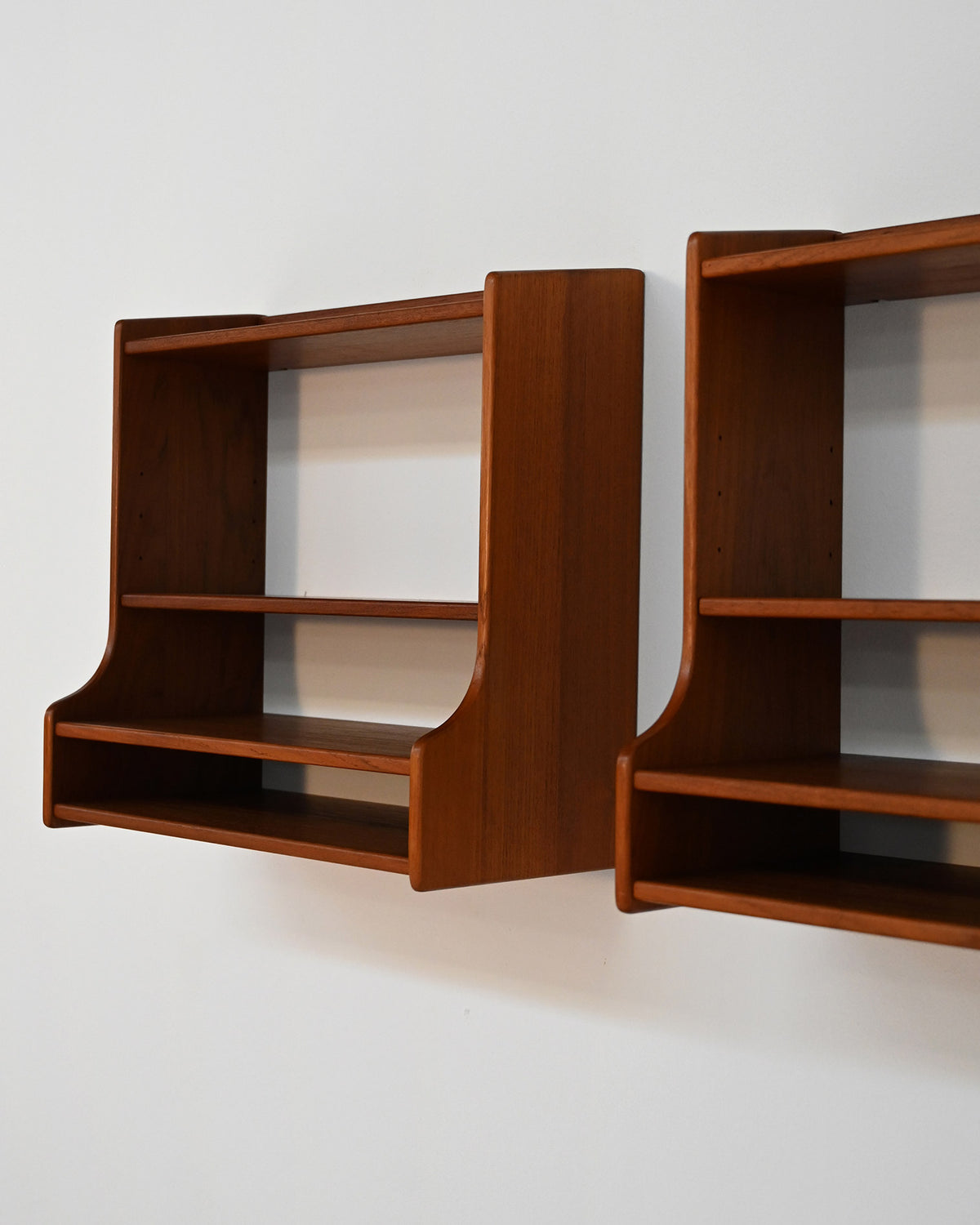 Comodini sospesi in teak Scandinavia anni ’60 3