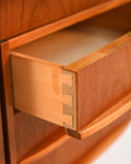 Scrivania con ribalta in teak anni ’60 6