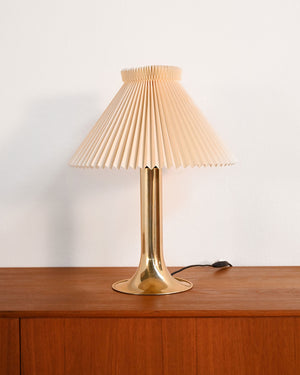 Lampada da tavolo danese con paralume in tessuto, anni ’60 1