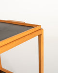 Carrello scandinavo con ripiani neri e vassoio rimovibile