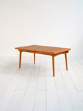 Tavolo allungabile modello “AT 312” di Hans J. Wegner 3
