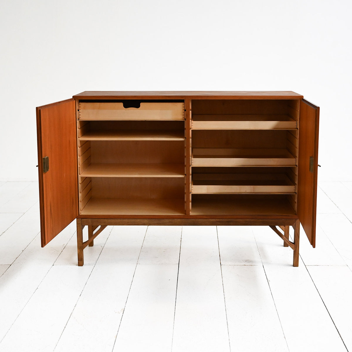 Sideboard danese modello “232” di Børge Mogensen, anni ’60 1