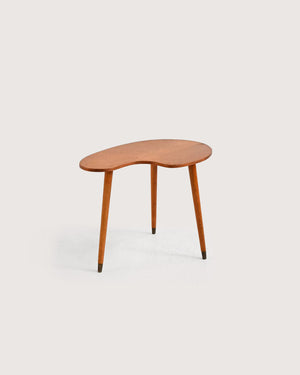 Tavolino con top dalla forma organica in teak e ottone, anni ’50-’60