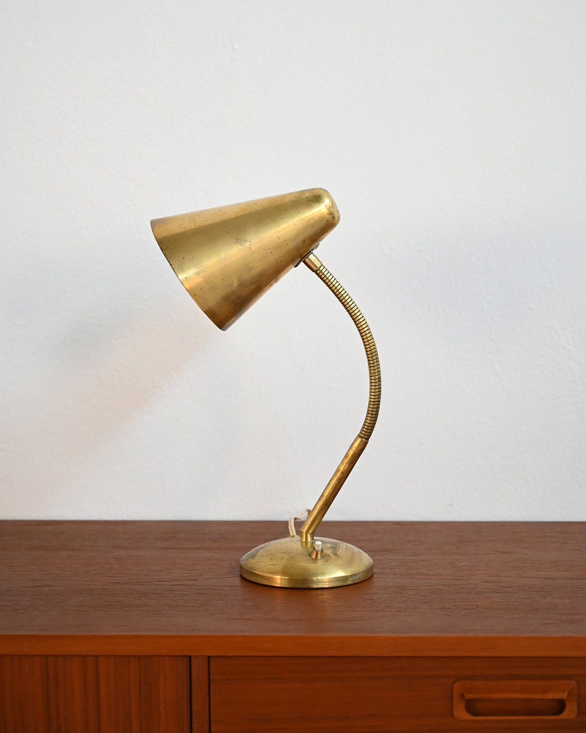 Lampada da tavolo scandinava in ottone, anni ’50