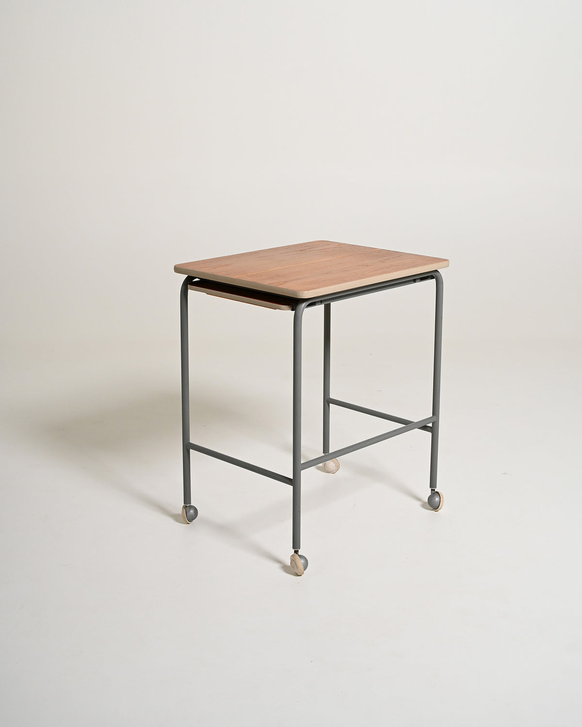 Tavolino vintage svedese con piano estraibile
