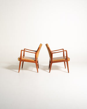 Coppia di poltroncine scandinave in similpelle, anni ’60