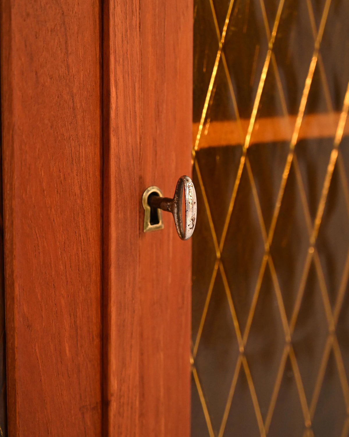 Angoliera scandinava mid-century in teak, anni ’50 4