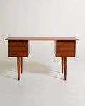 Scrivania scandinava in teak con sei cassetti, anni '60
