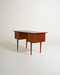 Scrivania scandinava in teak con sei cassetti, anni '60