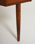 Scrivania scandinava in teak con sei cassetti, anni '60
