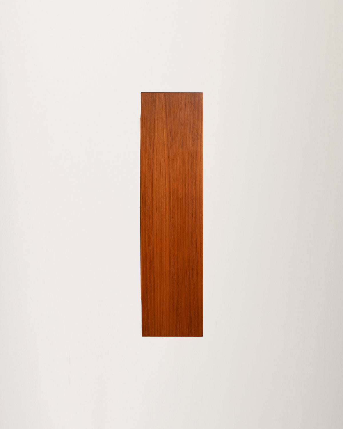 Sideboard scandinavo in teak con cassetti scultorei 10