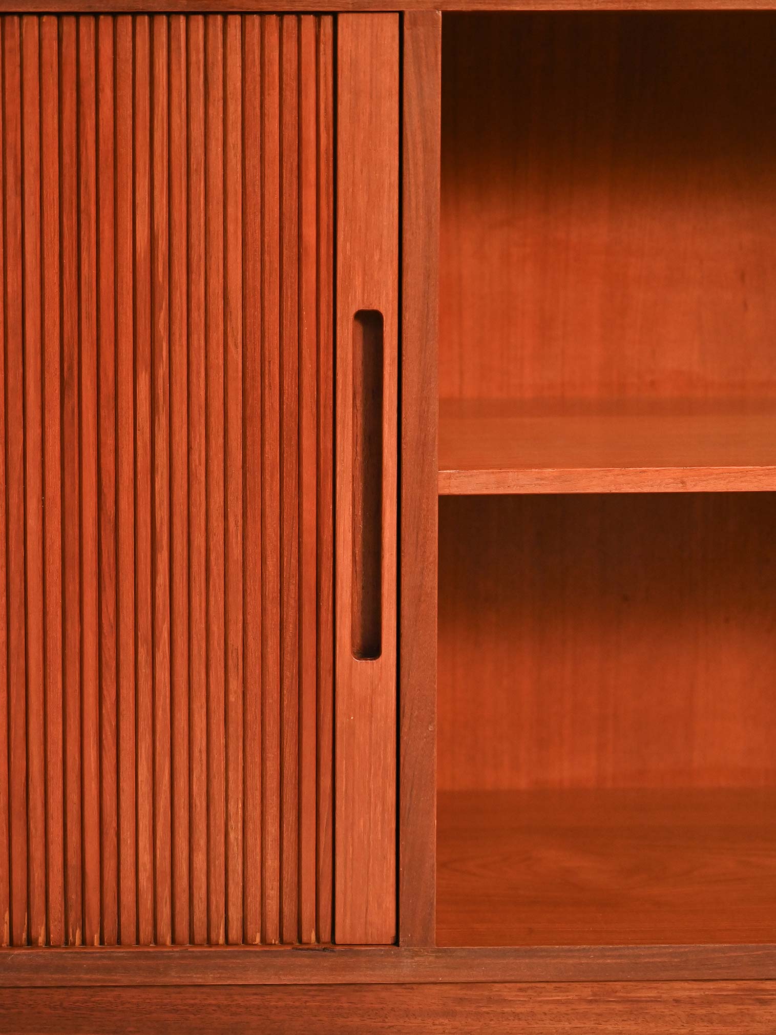 Cabinet scandinavo in teak, anni ’60