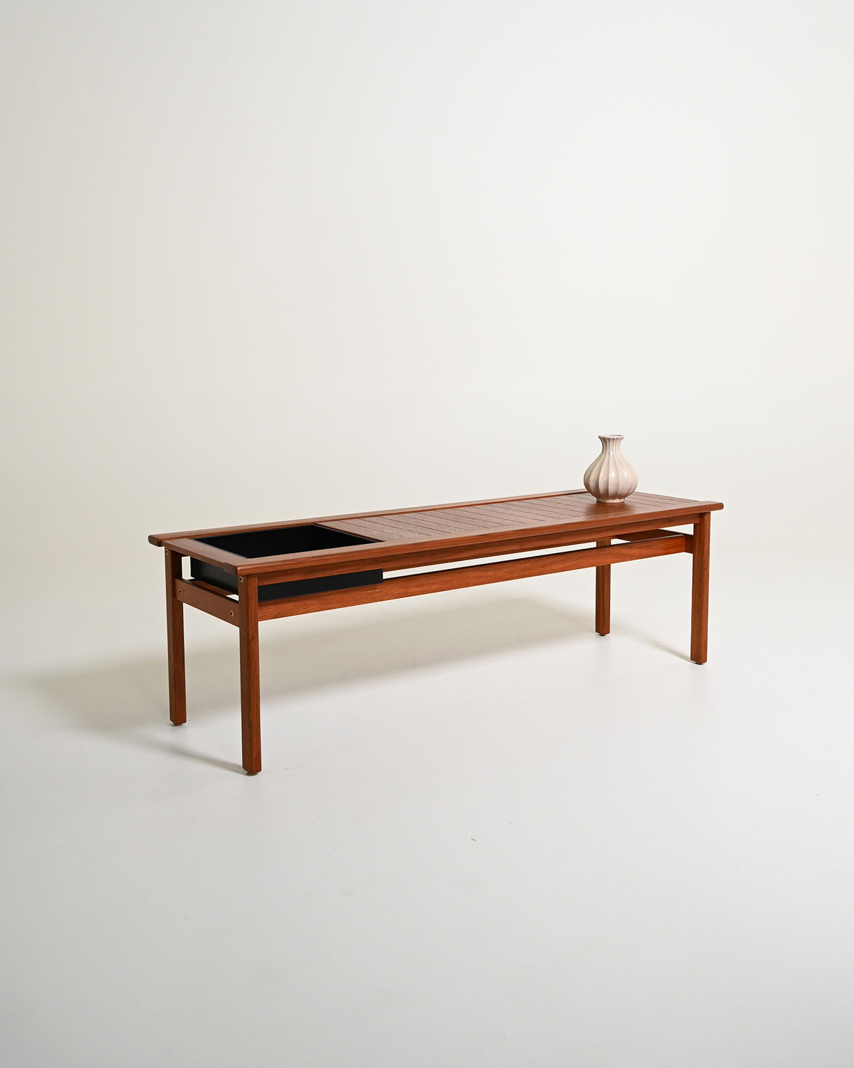 Panca scandinava in teak con vano portapiante, anni '60