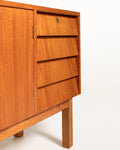 Sideboard scandinavo in teak con cassetti a tegola, metà Novecento