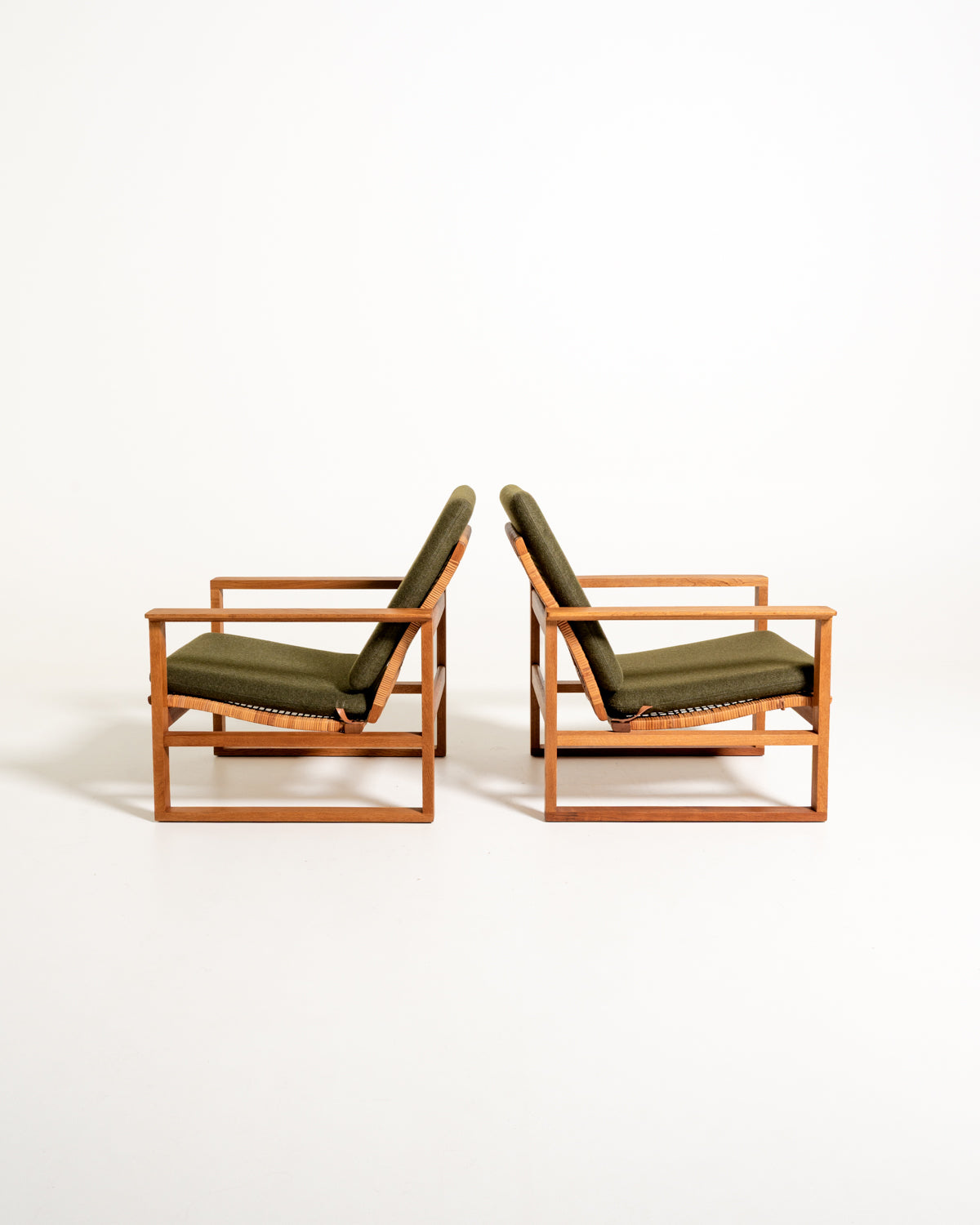 Coppia di poltrone “Medestolen” di Børge Mogensen per Fredericia, 1956-57