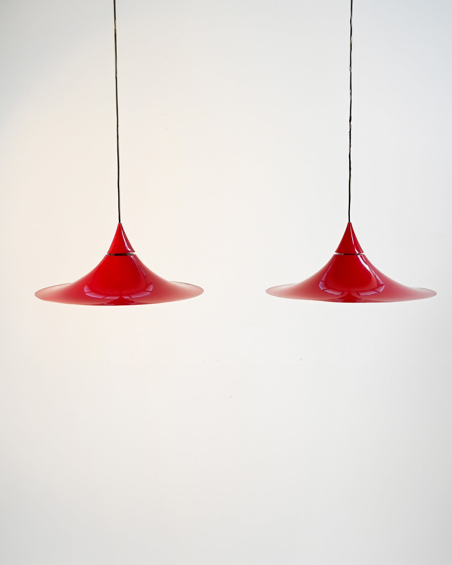 Coppia di lampade da soffitto attribuibili al modello “Semi” di Claus Bonderup e Torsten Thorup per Fog & Mørup, anni ’60 2