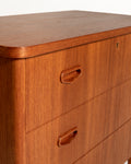 Cassettiera scandinava in teak anni '50/'60