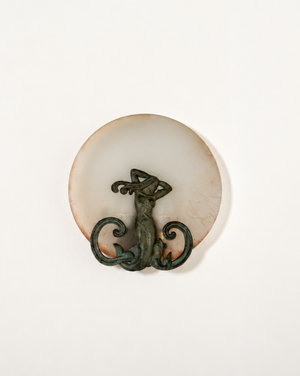 Applique scandinava con figura femminile, primi ’900