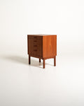 Cassettiera scandinava in teak a quattro cassetti