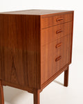 Cassettiera scandinava in teak a quattro cassetti