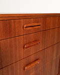 Cassettiera scandinava in teak a quattro cassetti