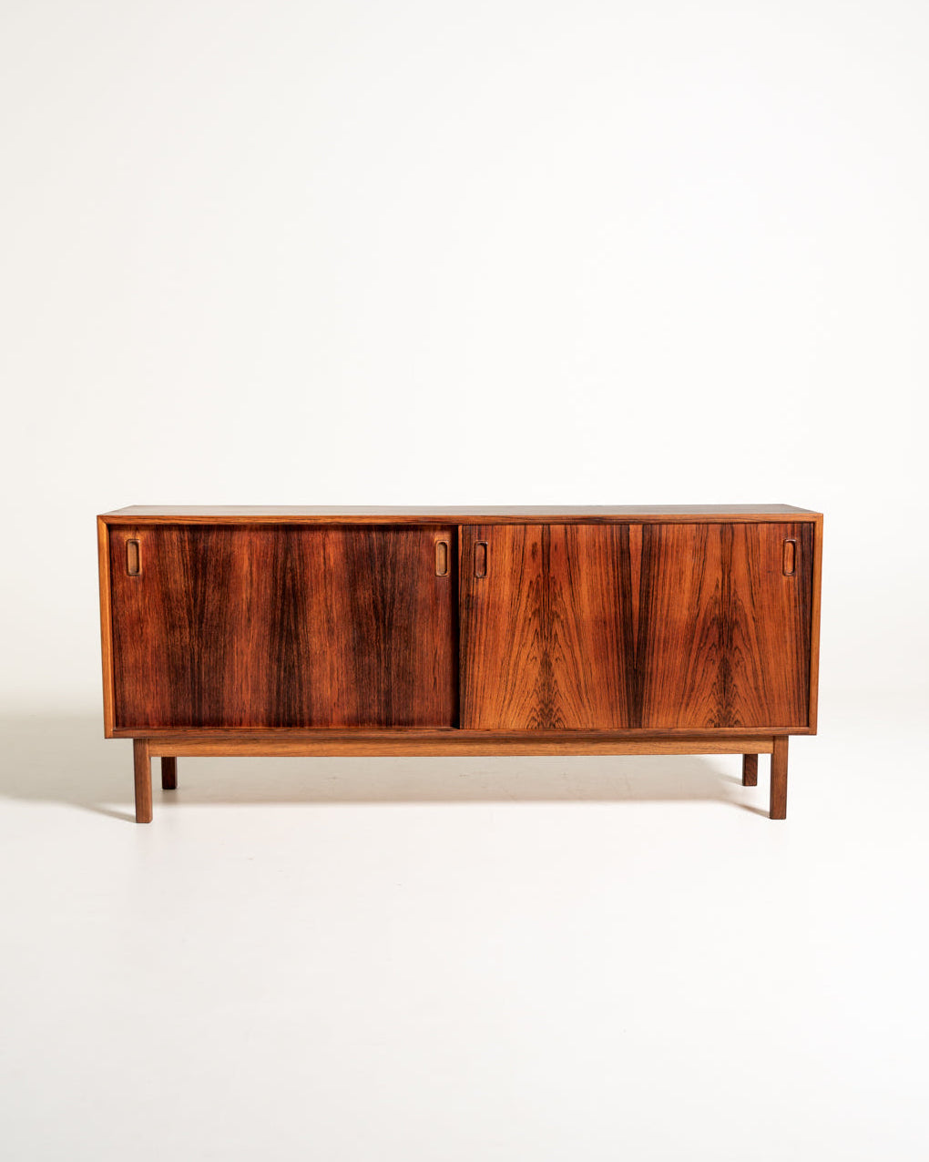 Sideboard scandinavo in palissandro, anni ’70