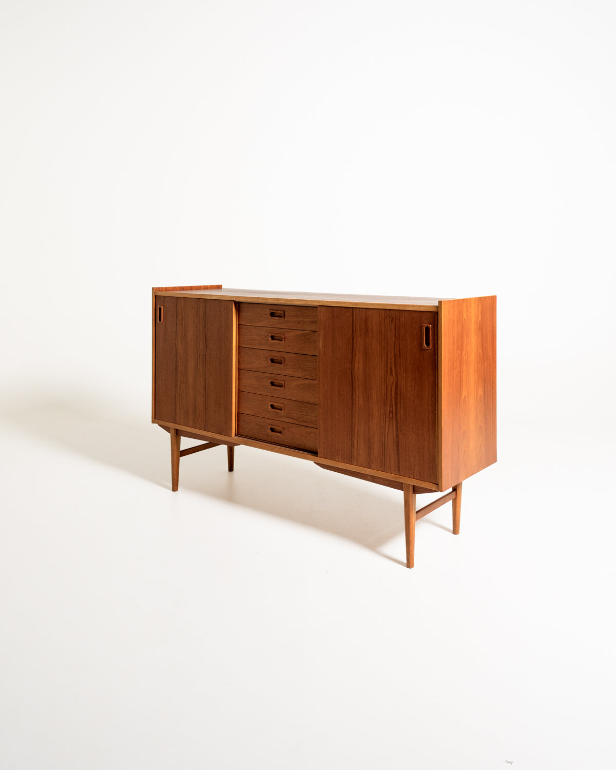 Highboard scandinavo in teak e rovere, anni ’60