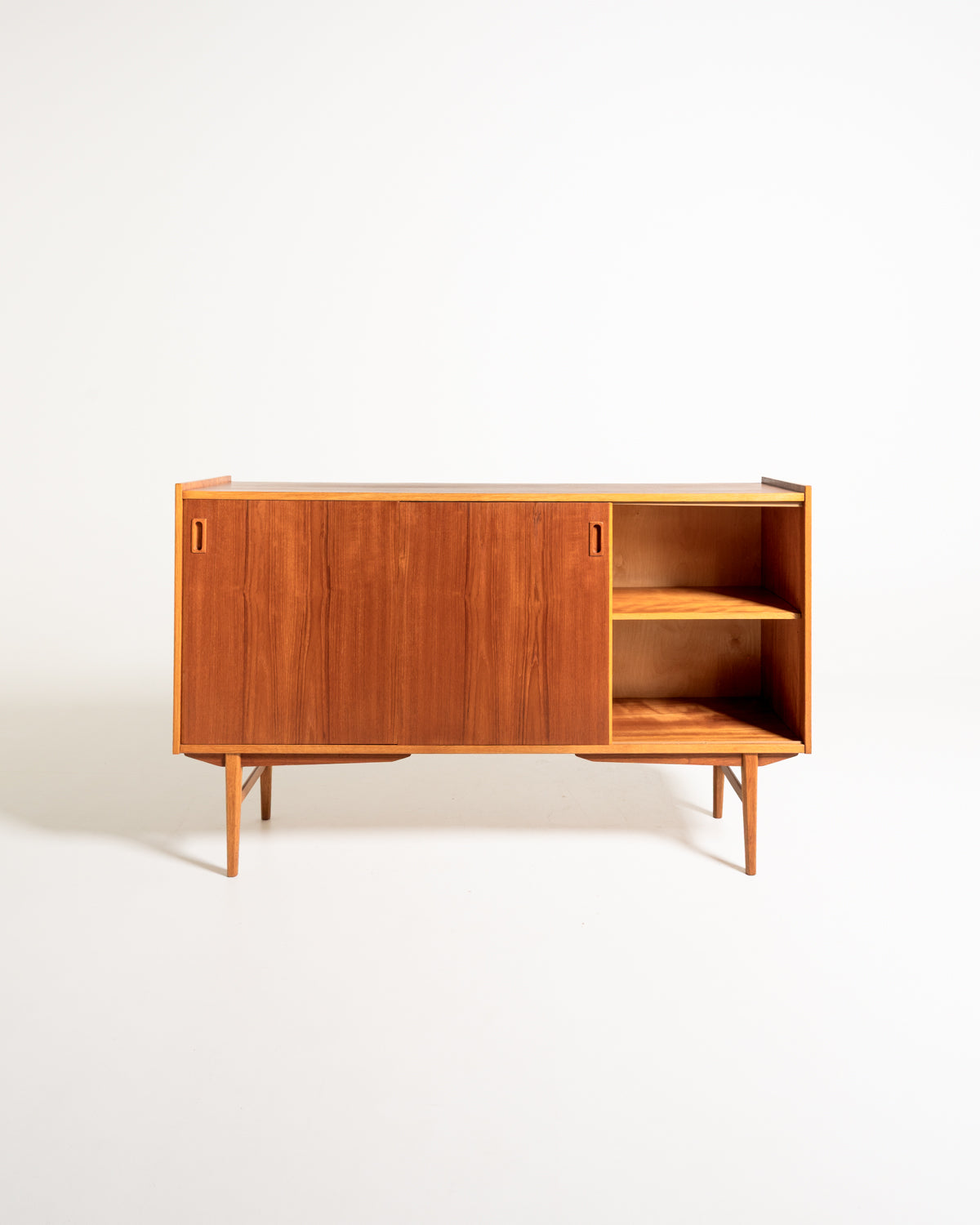 Highboard scandinavo in teak e rovere, anni ’60