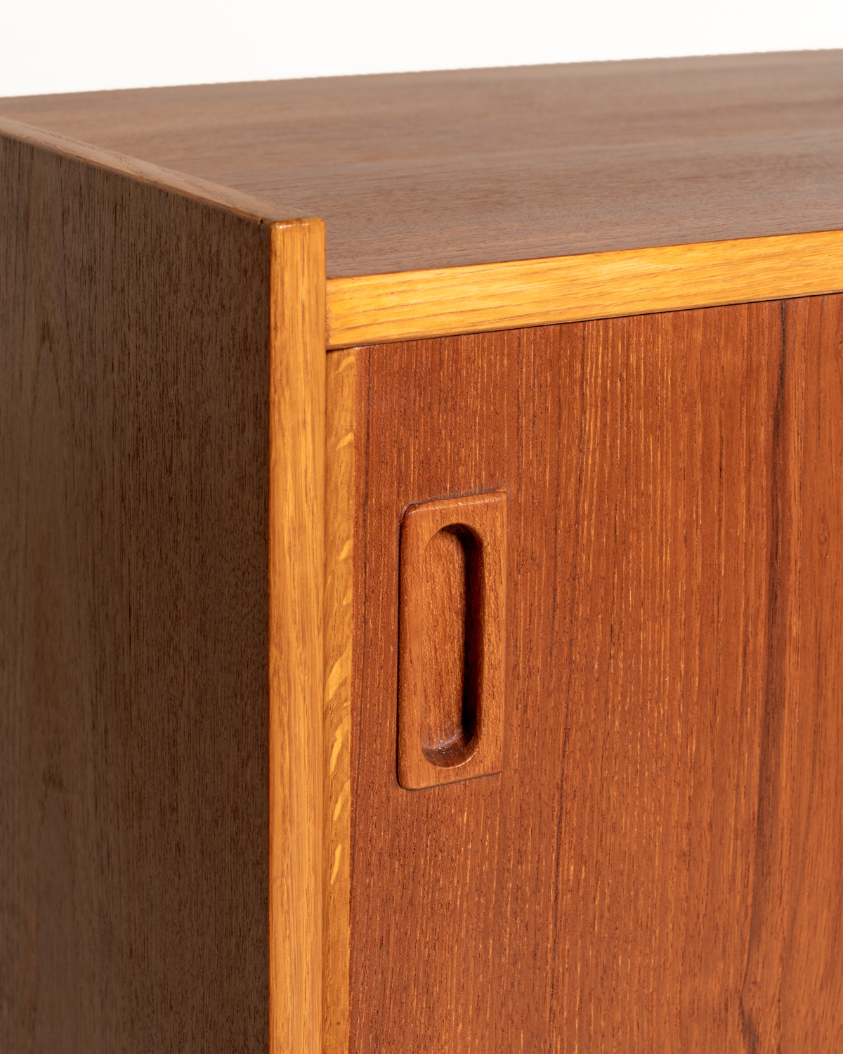 Highboard scandinavo in teak e rovere, anni ’60