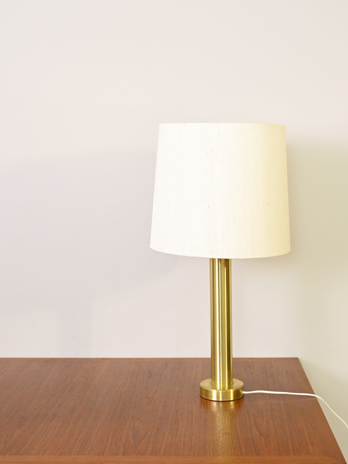 Lampada dorata in ottone 8