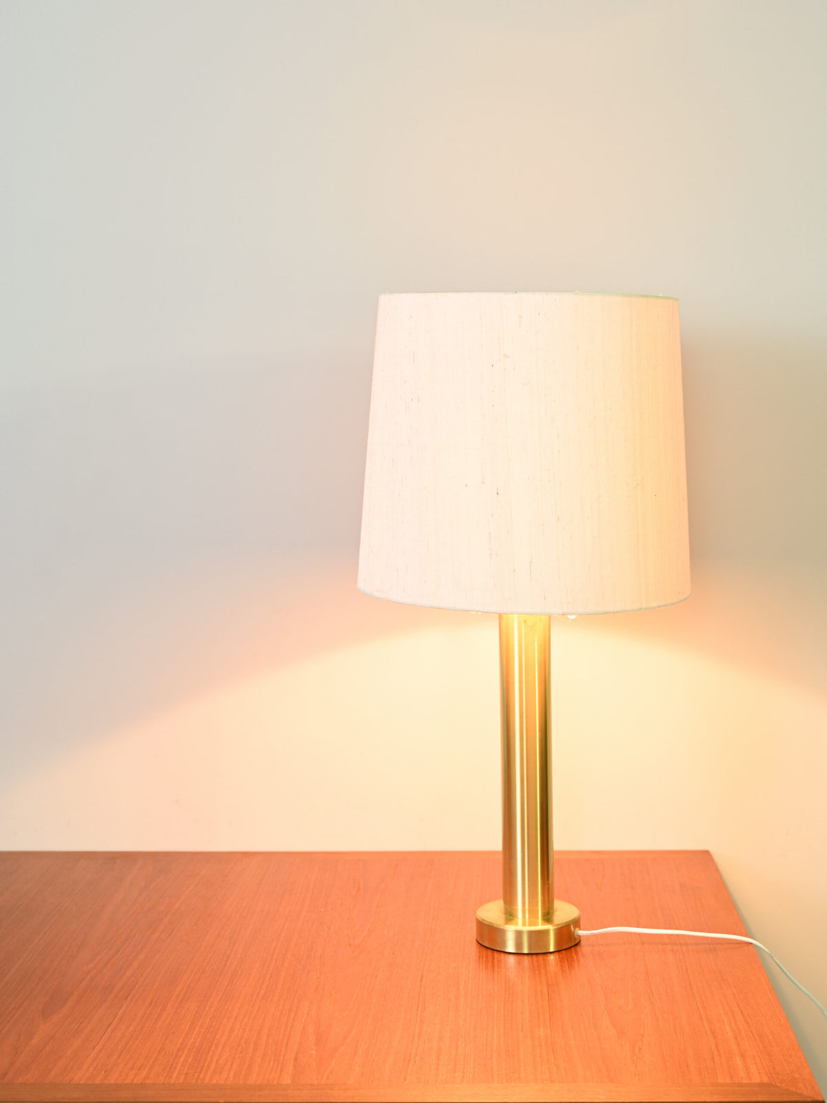 Lampada dorata in ottone 9