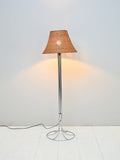 Lampada a piantana con paralume in rattan 1