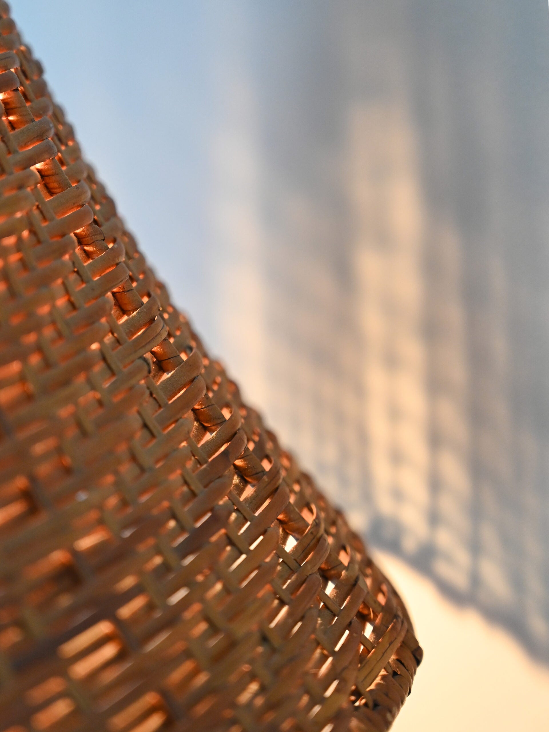 Lampada a piantana con paralume in rattan 10