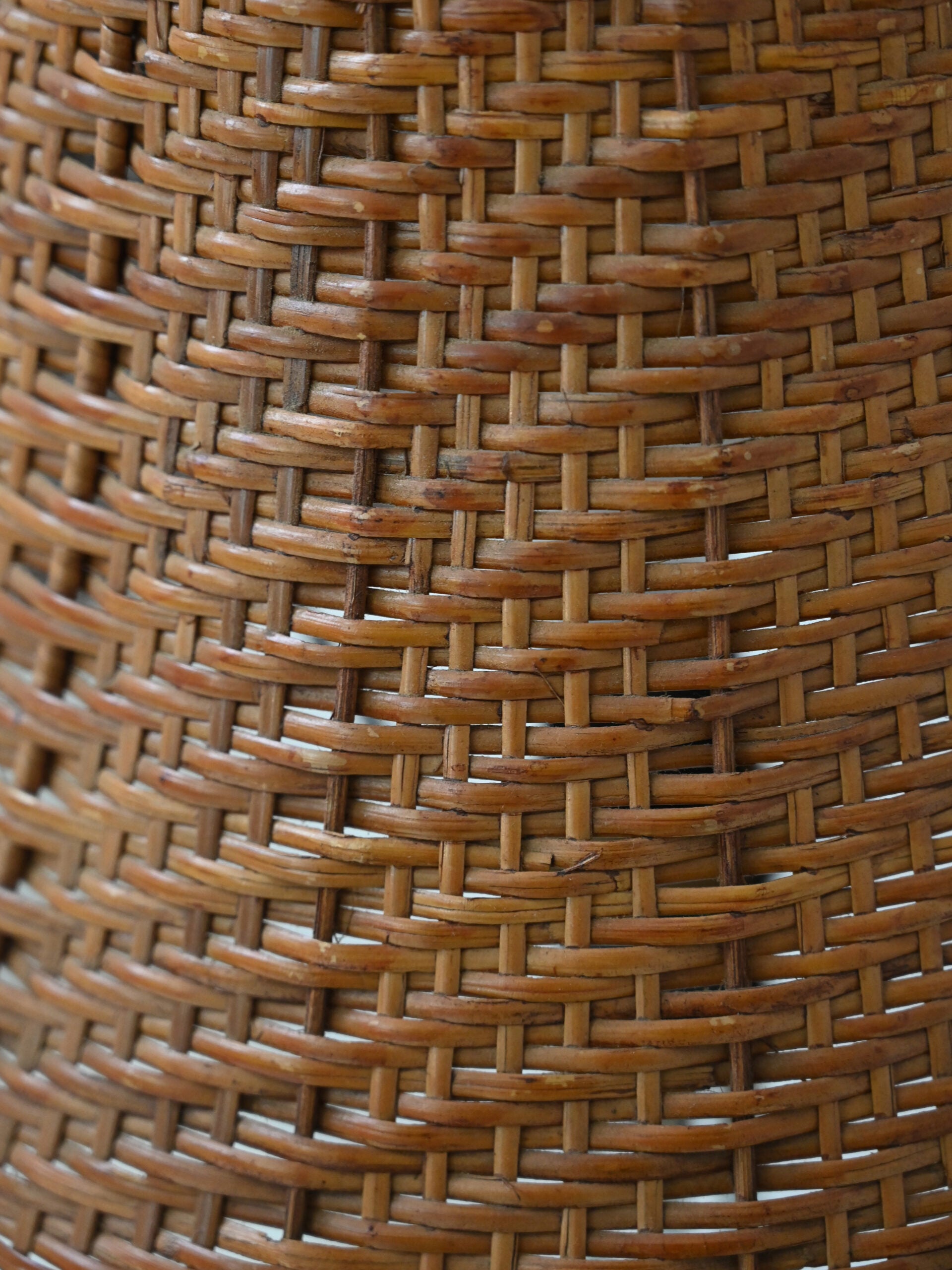 Lampada a piantana con paralume in rattan 6