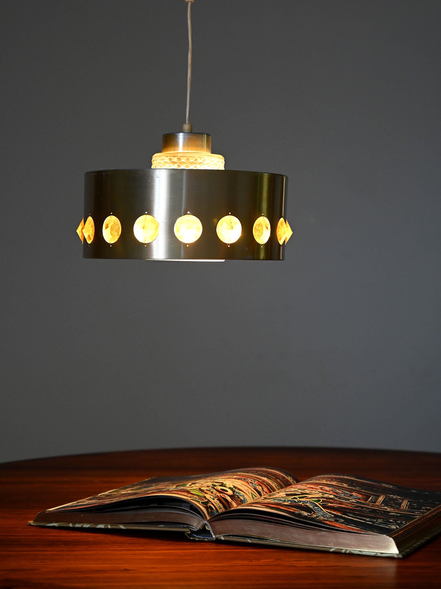 Lampada a sospensione con metallo e vetro 1