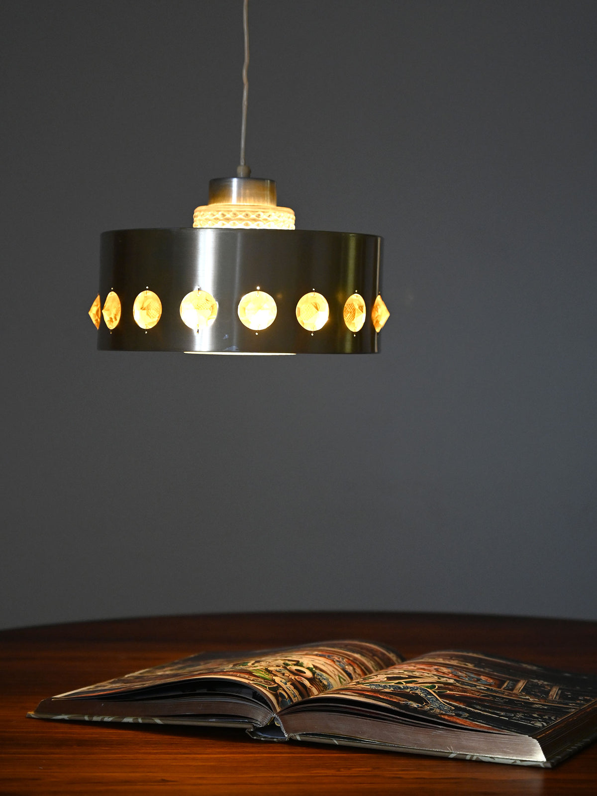 Lampada a sospensione con metallo e vetro 2