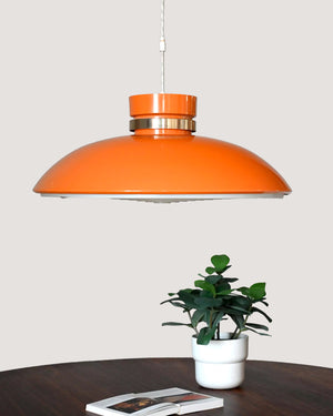 Lampada a sospensione scandinava anni ’60 in plastica arancio