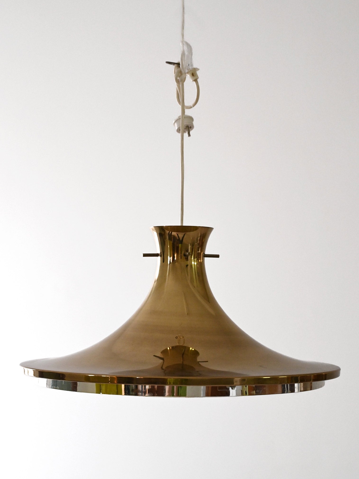 Lampada a sospensione dorata vintage 1